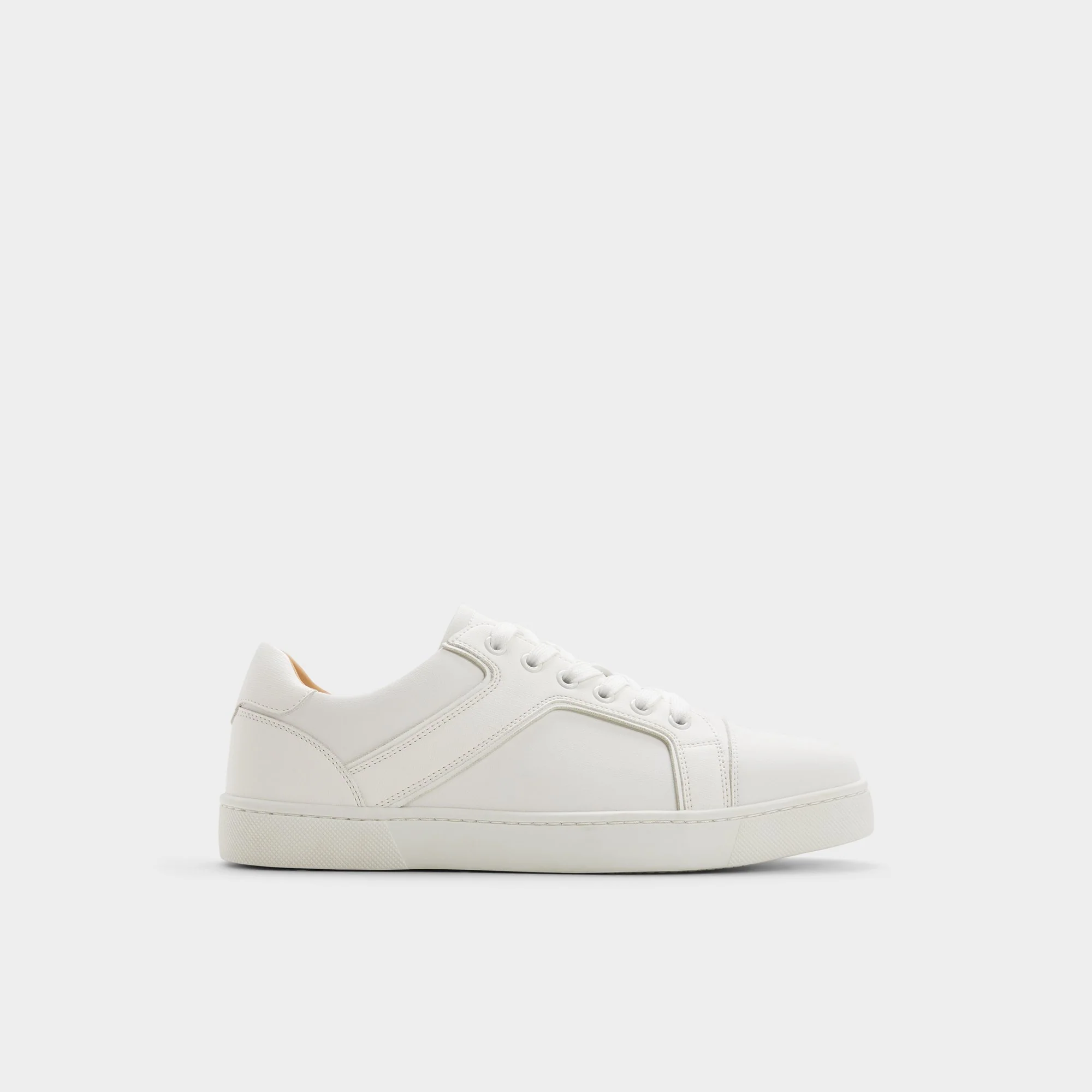 Suitsneaker 1 Suitsneaker